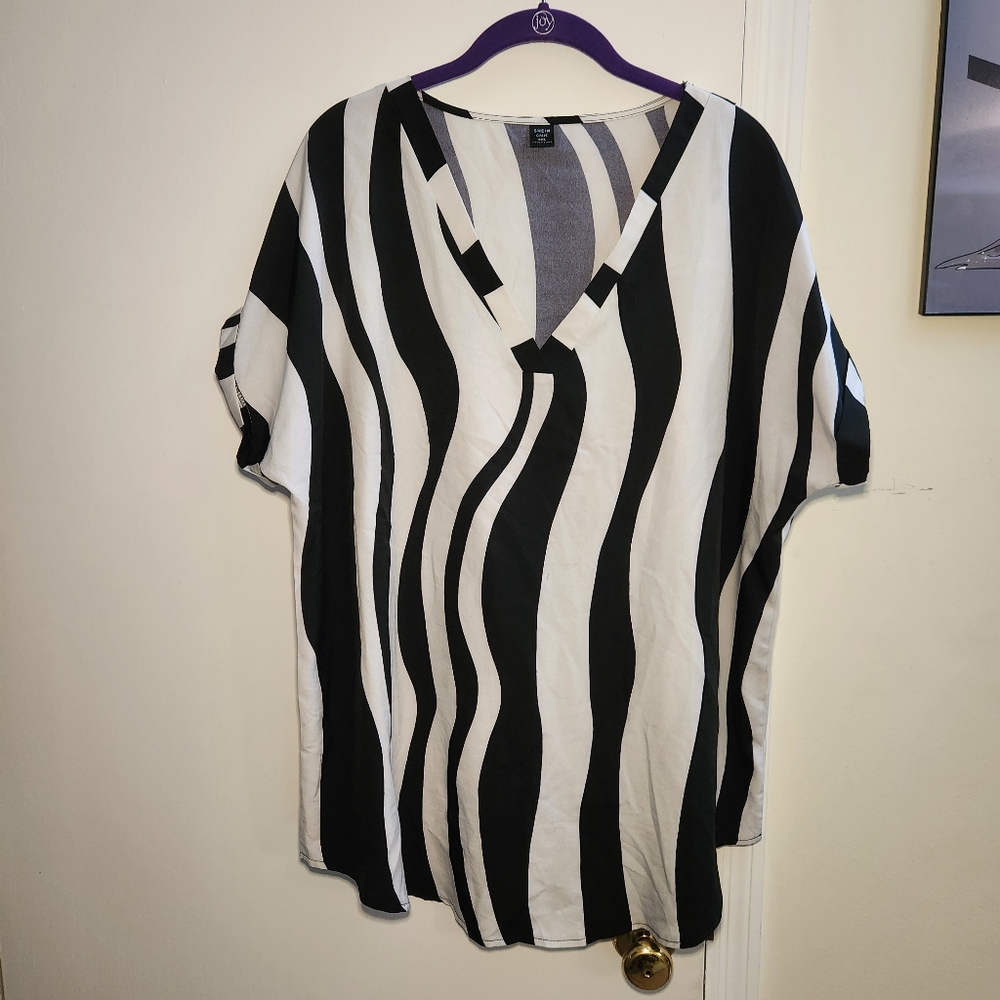 Shein black and white v-neck blouse